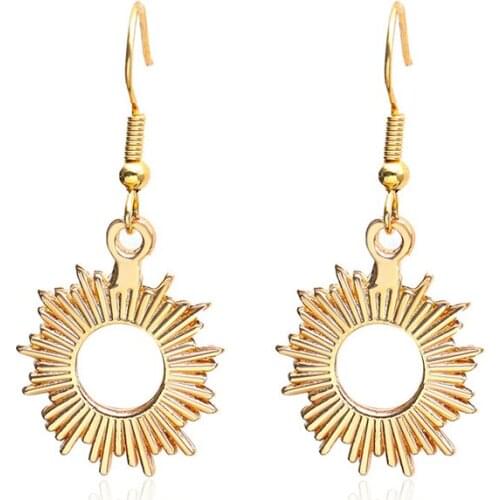 Gold Color Hollow Sunflower Pendant Earrings Exaggerated Alloy Hook Drop Earrings for Women Eardrop Jewelry Gifts Accessories