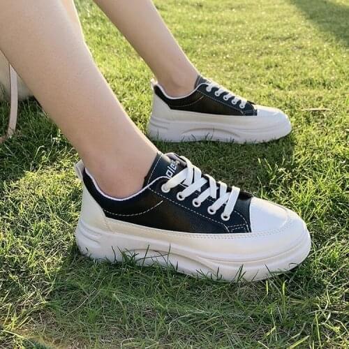 2021 NEW Sports Shoes Womens Flat Shoes Leather Round Head Lace Up Closed Womens Casual Flat Shoes Handmade Womens Shoes