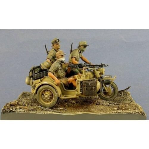 1/35 German Soldier In North Africa 3 people (not including motorcycles) WWII Resin Model Kit figure Free Shipping