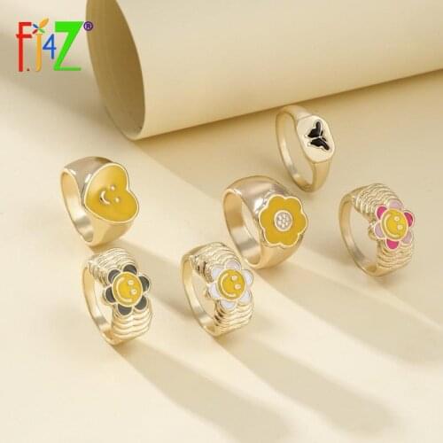 F.J4Z Hot Trend Rings for Women Retro Korean Style Enamel Flower Smile Face Ring Lady Special Gifts for Party pierścienie