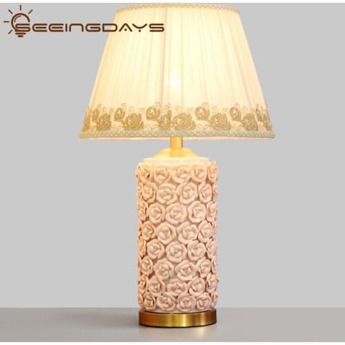 American-Style Hand Carved Flowers Ceramic Table Lamp for Bedroom Bedside Lamp Varved Modern Living Room Study Room Home Decor