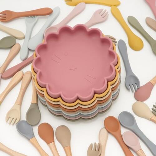 Wholesale Safety Silicone Baby Tableware Mixed Color Animal Shaped Bowl BPA Free Eco-friendly Silicone Infant Fork Spoon