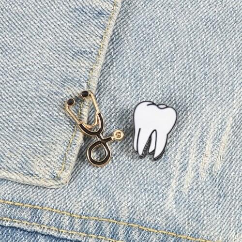 New jewelry brooches for dentist multicolor stethoscope cute tooth badge doctor nurse collar jackets lapel pins for kids gifts