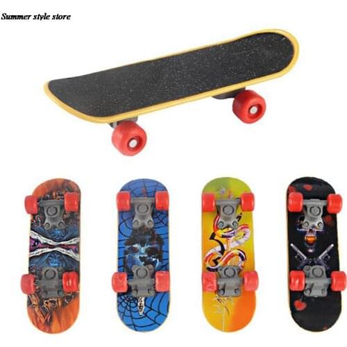 1 Pc Four-wheeled Fingertip Scooter Children Puzzle Decompression Sports Toy Finger Skateboard Desktop Decoration Random Color