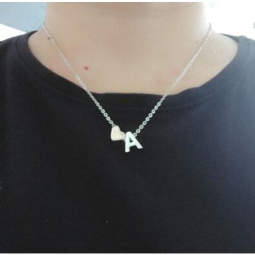 Hfarich Personalize Tiny Peach Heart Letter Necklace Initial Letter Name Choker Necklace For Women Pendant Jewelry Wholesale