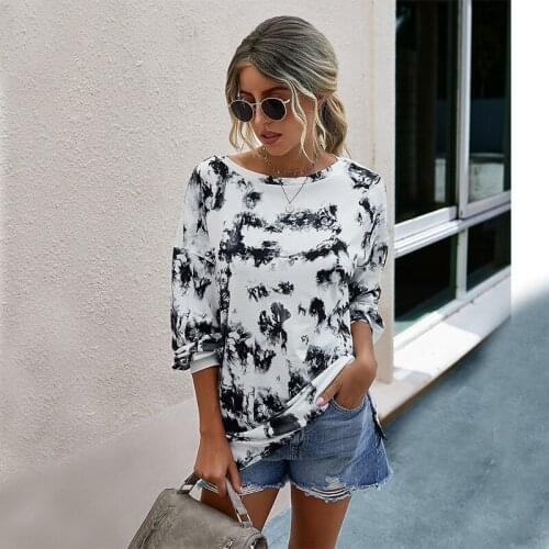 New Products Spring and Autumn 2021 Fashion Print T-shirt Round Neck Long Sleeve Side Slit Womens Top