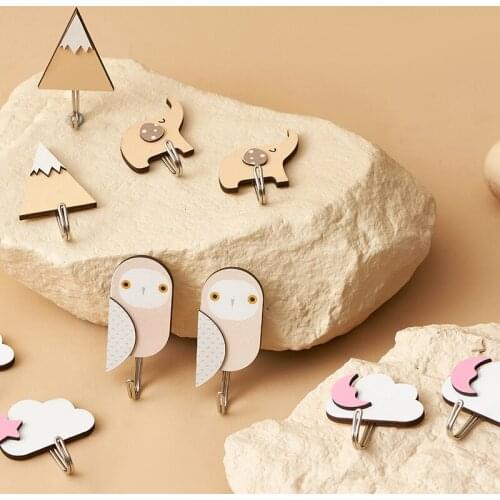 Wooden Hook Creative Animal And Plant Cute Strong Load-Bearing Household Non-Punch Key Coat Viscose Hooks Kitchen Accessories