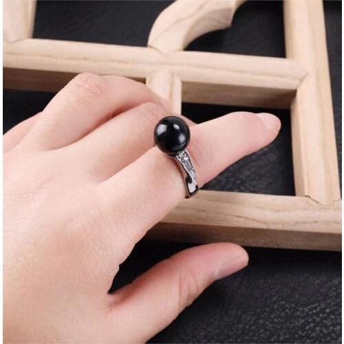 Multifunctional self-defense ring for women and men between the fingers of the Wolf weapon ring for fighting broken Windows supp