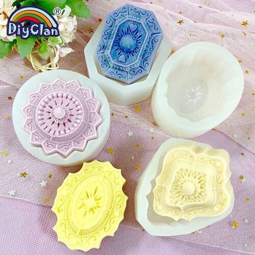 Royal Court Totem Style Silicone Mold Royal Court Resin Handmade Soap Moulds Classical Pattern Chocolate Moon Cake Model Kitchen