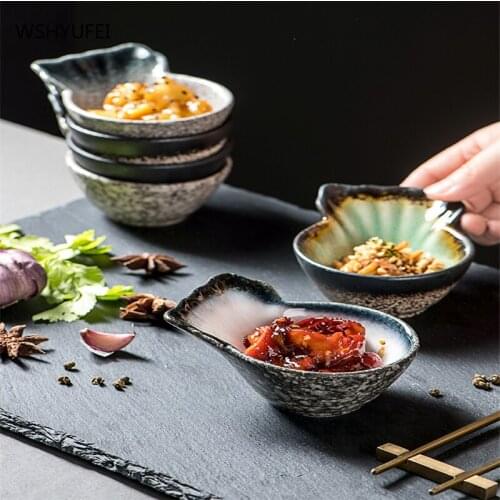 Exquisite ceramic seasoning dish, smooth and delicate Japanese dipping sauce, creative fish-shaped seasoning soy sauce dish