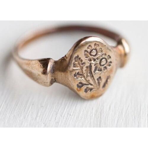 925 STERLING SILVER TUMBLED LOOKING FLOWERING LADY RING