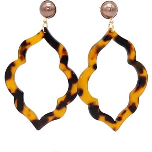 2018 New hollow out Lip leopard resin Dia Shaped drop earrings for Women