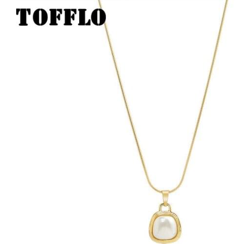 TOFFLO Stainless Steel Jewelry Simple Black And White Imitation Pearl Pendant Necklace For Womens Fashion Clavicle Chain BSP801