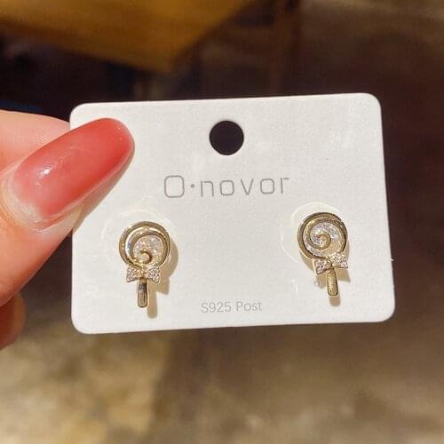 2021 New Arrival Elegant Crystal Cute Candy Stud Earrings for Women Gift Zirconia Knot Earrings