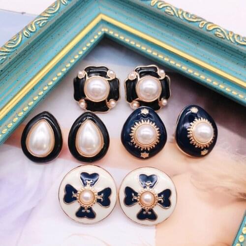 French Elegant Vintage Earrings Stud Classic Square Round Teardrop with Pearls Contrast Enamel Jewelry