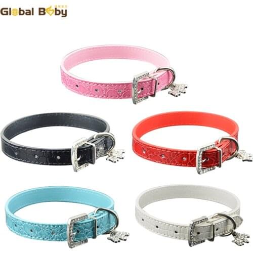 50 Pieces/lot) Fatrory Pu Gator Leather Pet Products Supplier Dog Collar with Charm