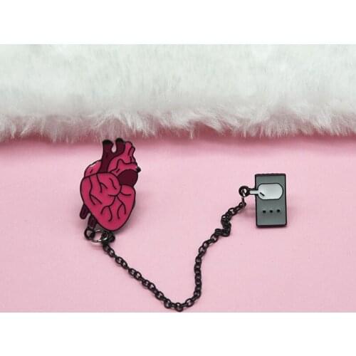 Cartoon red enamel heart shape brooch charge heart special badge design brooch friend clothes lapel jewelry gift