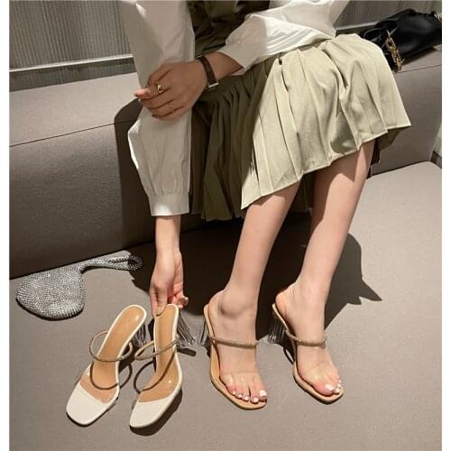 2021 New Designer shoes Pleated PVC Outdoor Elegant Slippers Ladies Fashion Open Toe Low Heels Shoes Women Summer Sandals Mules