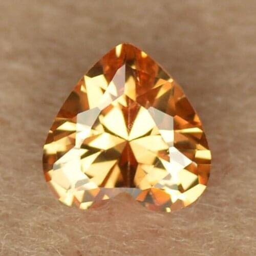 Sale 2*2~15*15mm 5A Synthetic Cubic Zirconia Stone Heart Shape Cut Champagne Color Loose CZ Crystal Zircon Stone Gems For DIY