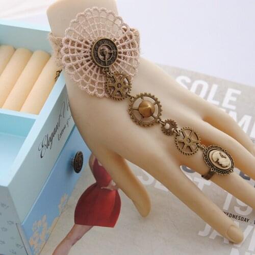 宜新 (首饰) Bracelets With Charms