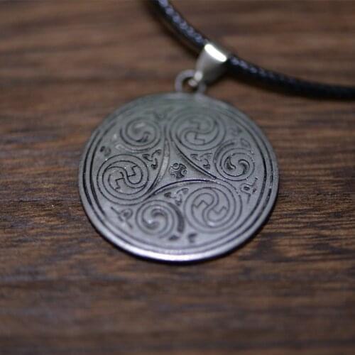 LANGHONG 10pcs Norse Spirals Necklace Celtics Triskeles Necklace For Women