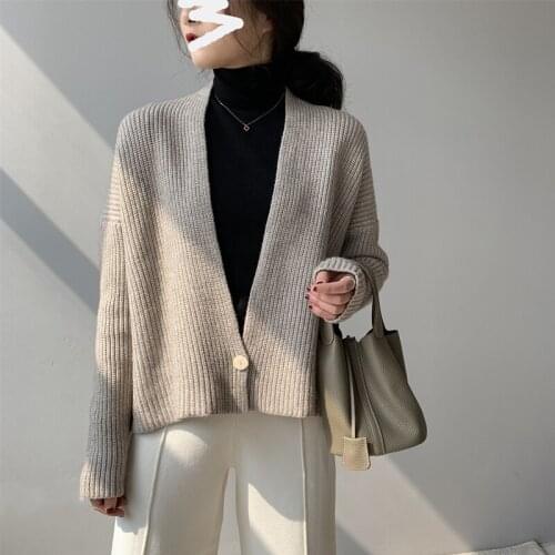 2020 Atumn V-Neck Knitted Sweater One Button Design Cardigans Long Sleeve Poncho Women Cape Sweaters