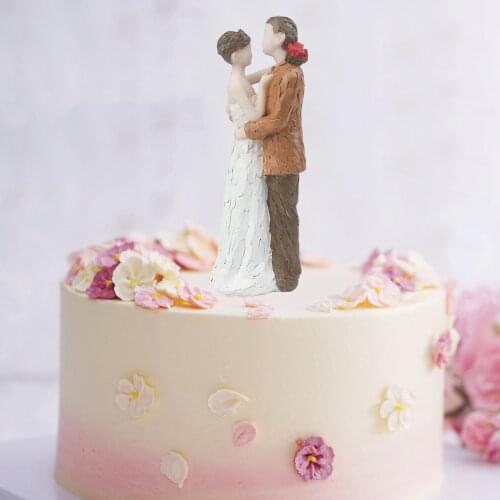 New Romantic Groom & Bride Marry Resin Couple Figurine Wedding Cake Topper Decoration Supplies Valentines Engagement Ornaments