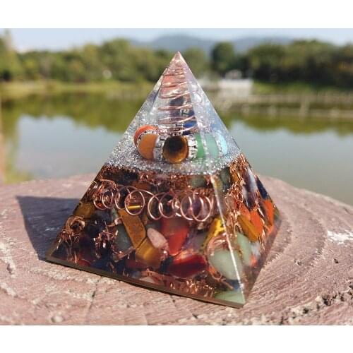 5cm Orgonite Pyramid Natural Crystal Stone Healing Reiki Chakra Sphere Energy Multiplier Gemstone for Meditation Home Decoration