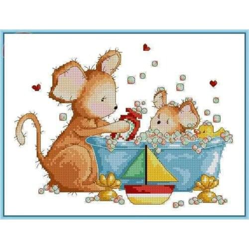 Top Quality Cute Lovely Counted Cross Stitch Kit Bathing mouse mice Bubble The mouse family Bathtime Mice from TWOCS 7256
