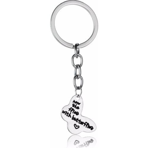 Hot Now She Flies With Butterflies Heart Keychain Butterfly Memorial Keyring For Women Men Best Friends Key Chains Rings Jewelry