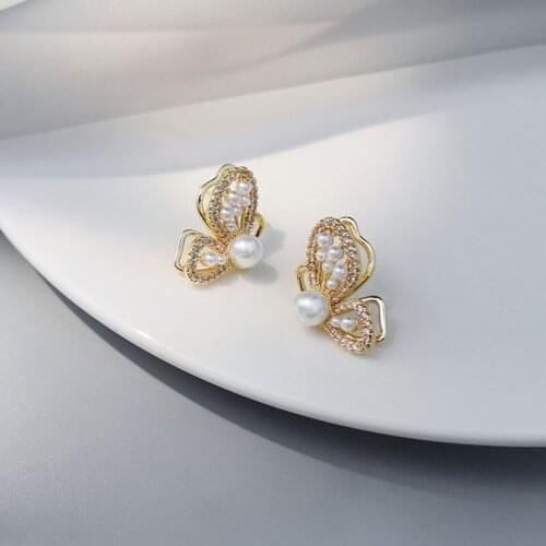 YAOLOGE Wholesale Gold Color Butterfly Pearl Stud Earrings 2021 Trendy Geometric Alloy Earrings For Women Gift Fashion Jewelry