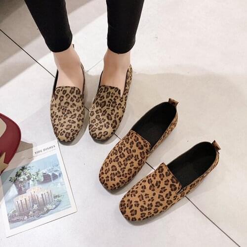 Weweya Leopard Printed Women Loafers Round Toe Leisure Shoes Ladies Slip-on Ladies Flats Khaki European Footwear Size 35-40
