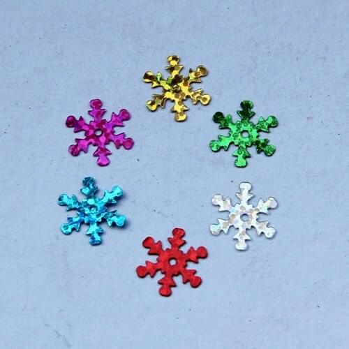 1100pcs/lot 15mm Snowflake PVC Sequins With 1 Center Hole Christmas Gift DIY Clothes Navidad Ornaments Laser Colors