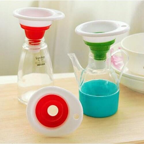 Kitchen Tool Silicone Collapsible Style Mini Folding Portable Funnel Novelty home Practical and safe funnel tool ramdom color