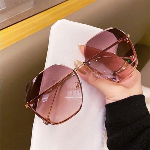 Summer Pink Lady Sun glasses 2021 Rimless Fashion Tea Gradien Shades for women Cutting Lens Ladies Frameless Eyeglasses