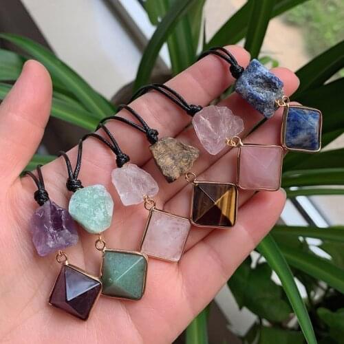 Natural Stone Crystal Necklaces for Women Men Healing Jewelry Rock Quartz Pendulum Amethysts Tiger Eye Pyramid Pendant Necklace