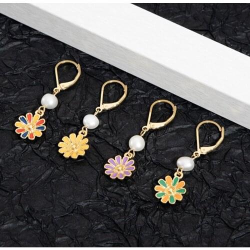 Korea Style New Model Daisy Dangle Earrings Natural Pearl Yellow Enamel Flower Clip-On Earrings For Women and Ladies