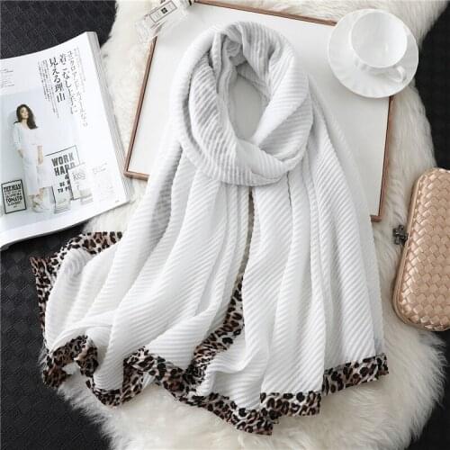2019 Fashion Solid Color Crinkle Scarves Shawls Long Cotton Wrinkle Ripple Leopard Muslim Muffler Hijab Wrap10pcs/LOT Wholesale