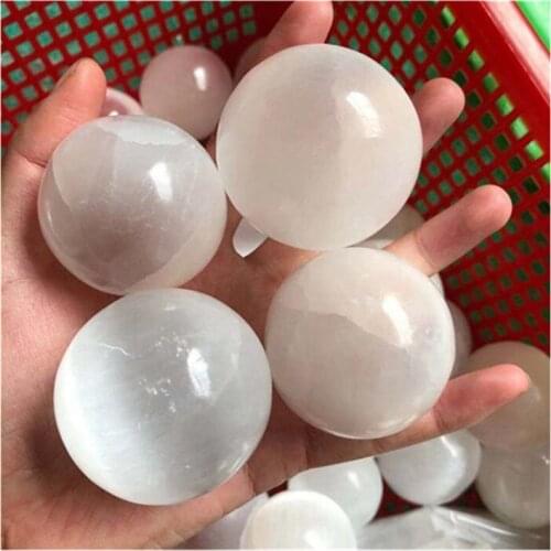 White Selenite Ball Hand Carved Sphere Crystals Healing Stones For Home Decoration