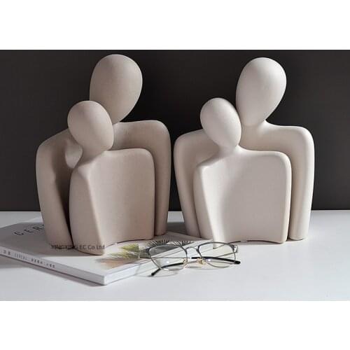 Creative abstract character ornaments frosted ceramic couple hug sculpture artwork modern home decoration crafts wedding gift