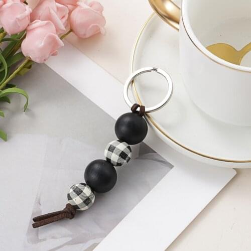 1pc French Style Handmade Wood Keychain Regular Plaid Pattern Woods Beads Key Ring For Women Handbag Accessorie Key Holder