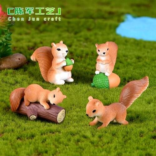 1pc Lovely Squirrel Family Model Cartoon Animal Figurine Dollhouse Cake Home Decor Miniature Fairy Garden Decoration
