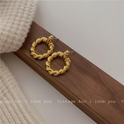 South Korea Retro Geometry Metal Earring Circle Contracted Temperament Exaggerated Fashion Joker Tide Ear Clip Female