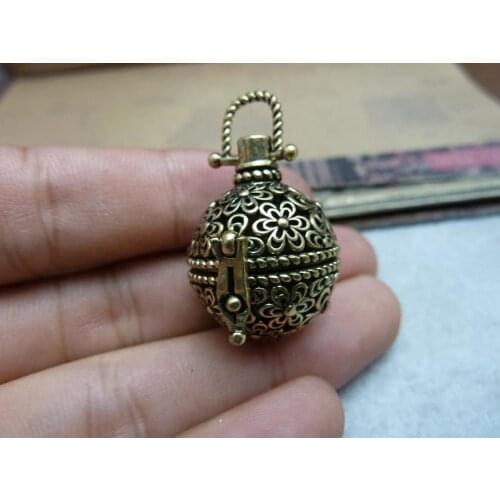 Yupla Women's Medallions