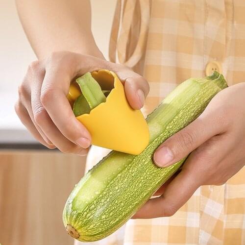 Plastic Fruit Peeler Vegetable Slicer Handheld Peeler Potato Peeler Knife Storage Peeler Kitchen Accessories and Gadget