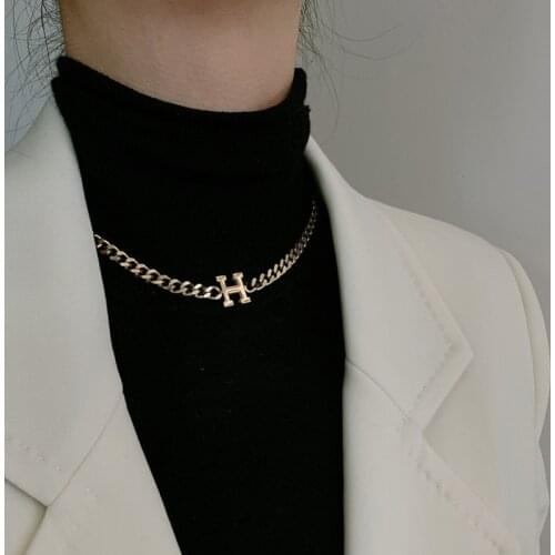 Vintage Cuban Short Choker Necklace Exaggerated Retro Chunky Link Necklace Thick Chain Necklaces H Letter Pendant Jewelry Gift