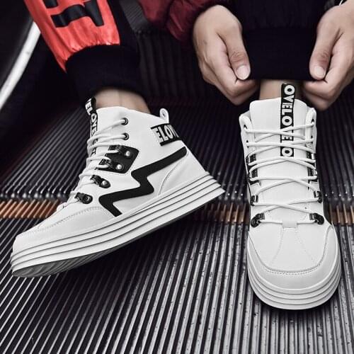 Slip spring Breathable casual mens Light breathable sapatos sale causal sports shoes mens hombre sport sapato cuero 2020 man on