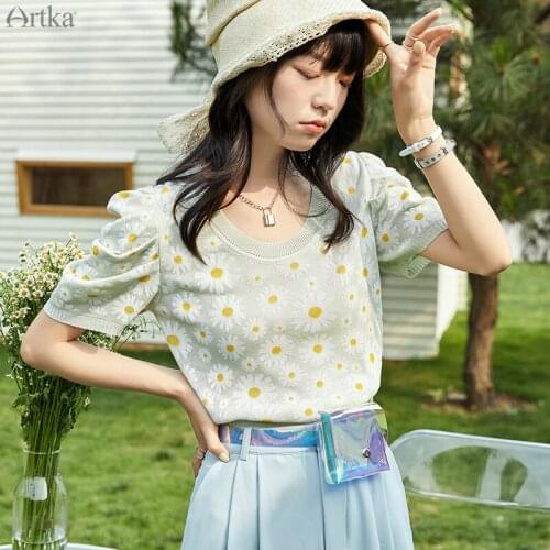 ARTKA 2020 Summer New Women T-shirt 3 Color Vintage Puff Sleeve O-Neck T-shirt Little Daisy Knitted T-shirts Women Tops YB20707X