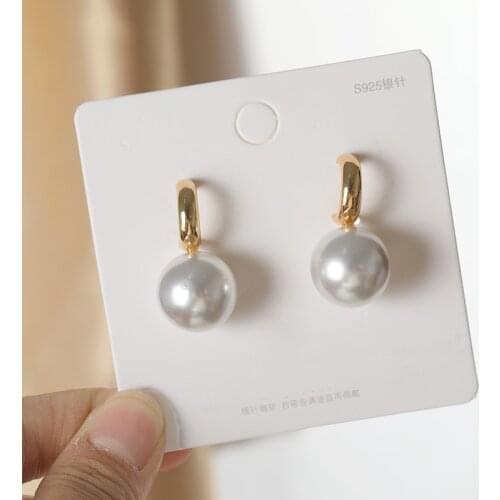 Punk Girl Earrings 2020 Fashion New Temperament Earrings Simple And Small Net Red Personality Super Fairy Pearl Earrings Luxury