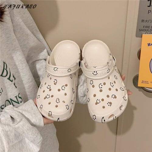 Fashion Couple Outdoor Hole Shoes Summer Men Women Soft Sole Comfort Slippers Thick-Soled Baotou Beach Sandals Men Casual Slides